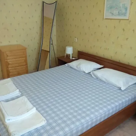 Moni Apartament *